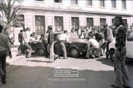 Manifestación de estudiantes por la avenida de la Constitución y aledaños pidiendo el regreso ...